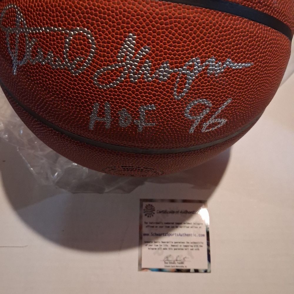David Thomas Authenticated Autographed Basketball Silver Auto "HOF 96"